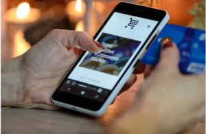 a lady shopping liquor onlie7